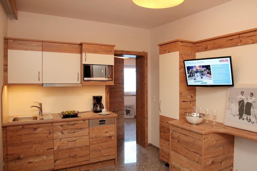Intown Apartment Schmiede Заалбах-Хинтерглем Екстериор снимка