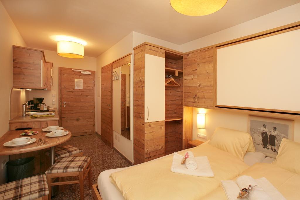 Intown Apartment Schmiede Заалбах-Хинтерглем Екстериор снимка
