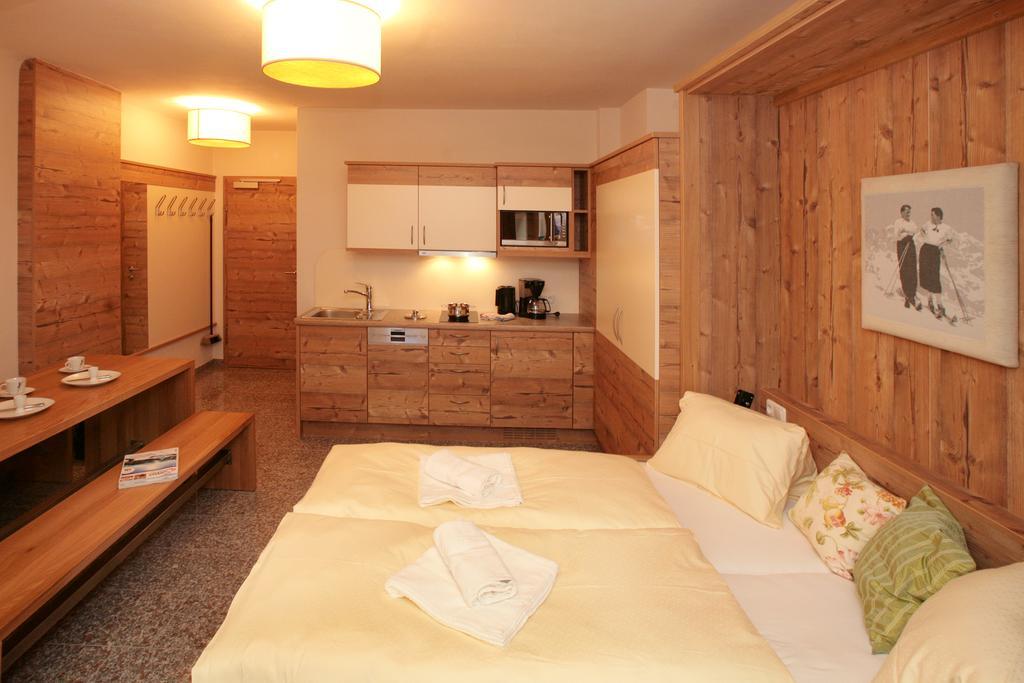 Intown Apartment Schmiede Заалбах-Хинтерглем Екстериор снимка