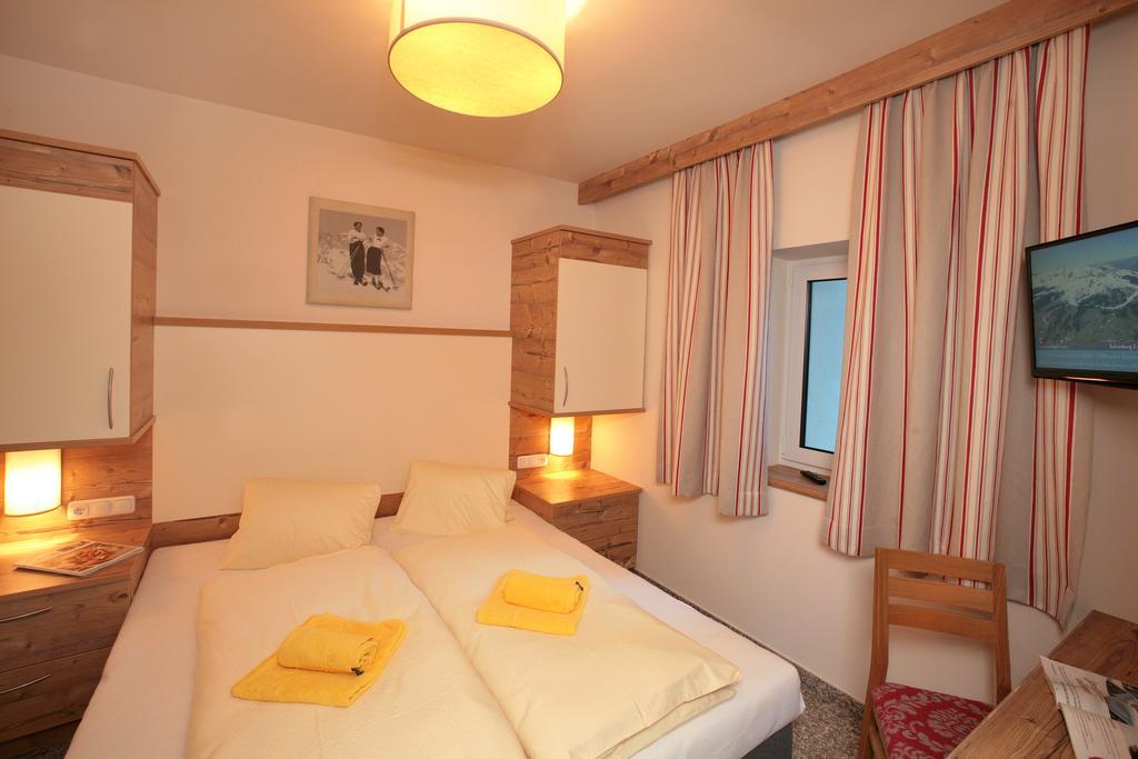 Intown Apartment Schmiede Заалбах-Хинтерглем Екстериор снимка